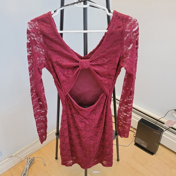 💥2 for 30💥 Maroon Laced Mini Dress - Picture 3 of 3